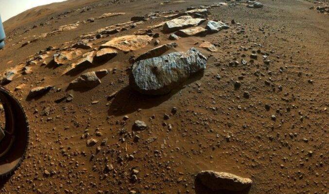 From regolith on Mars it is possible to extract iron