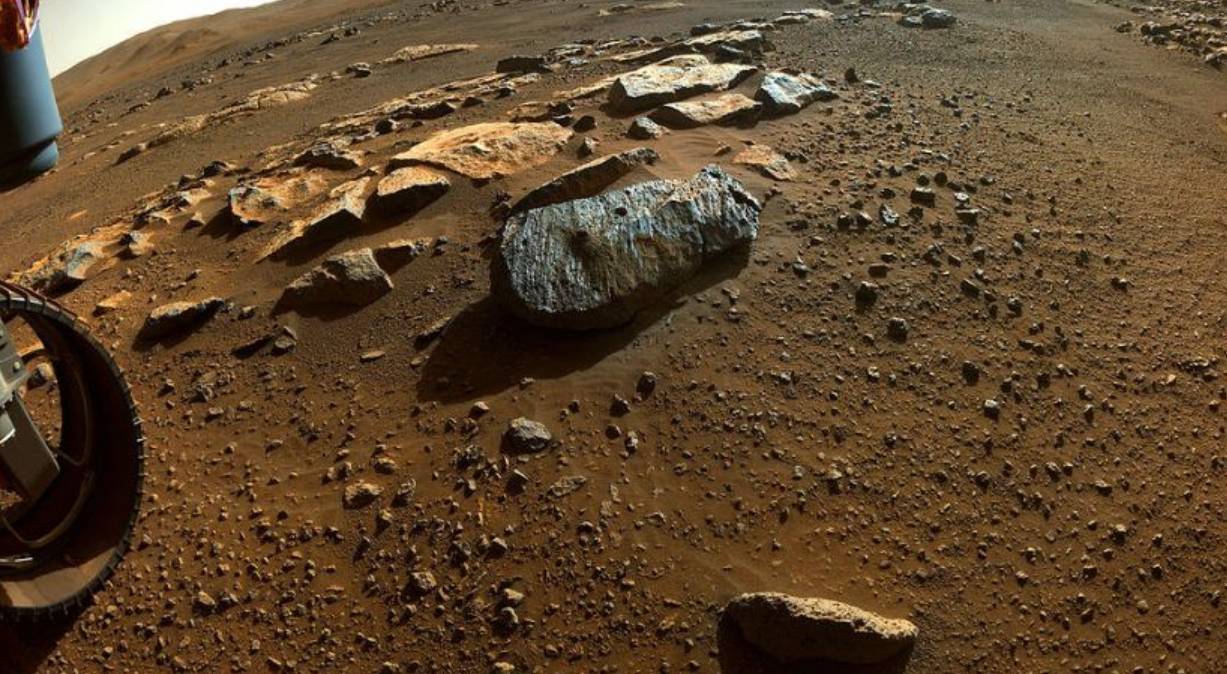 From regolith on Mars it is possible to extract iron